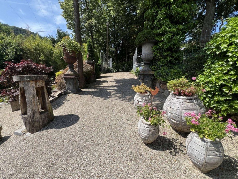 Zufahrt zu Grundst�ck Einfamilienhaus Idar-Oberstein