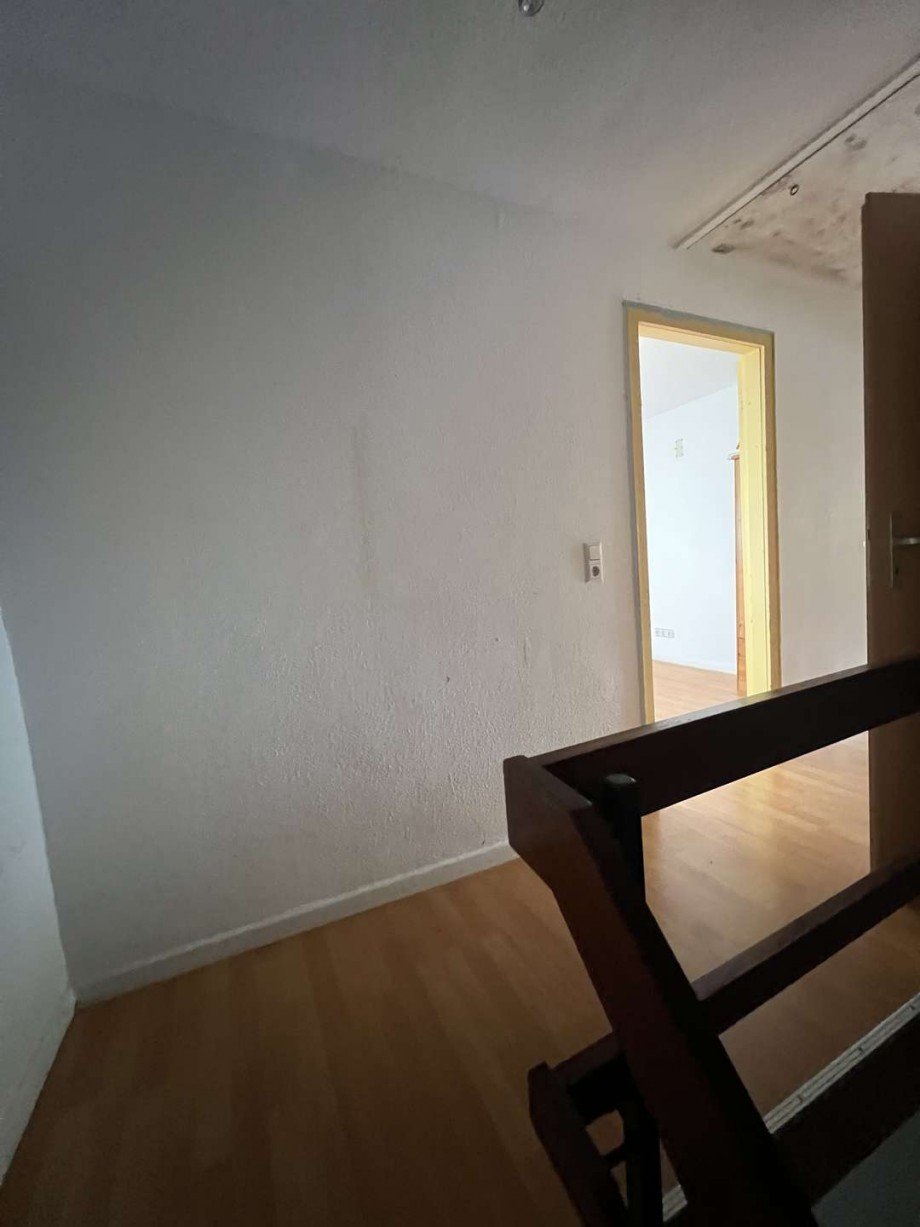 Flur OG Zweifamilienhaus Obermoschel