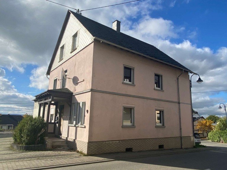 Ansicht seitlich Kappel Renditeobjekt Achtung Kapitalanleger - renoviertes Dreifamilienhaus - hohe Mietrendite