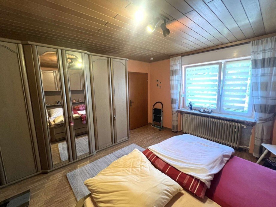 Schlafzimmer 2 EG Einfamilienhaus Meisenheim