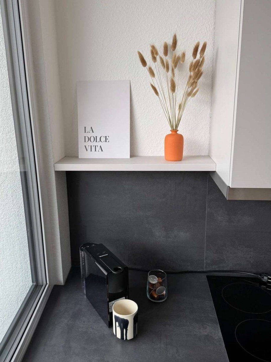 Ansicht Espressomaschine in der Einbauk�che Etagenwohnung Bad Kreuznach