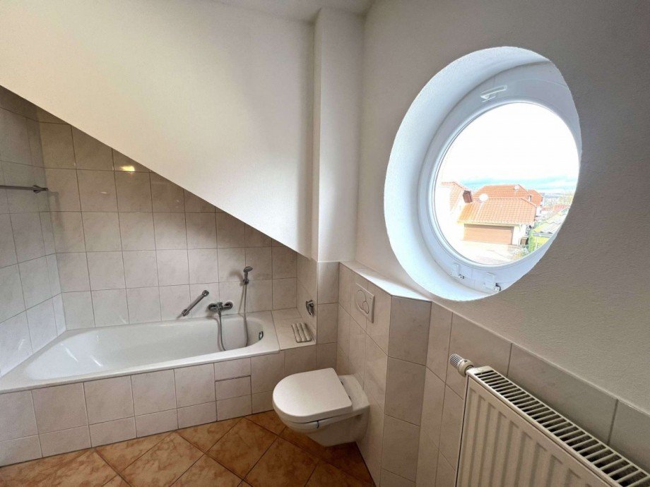 Bad 1 DG Doppelhaush�lfte Monzingen