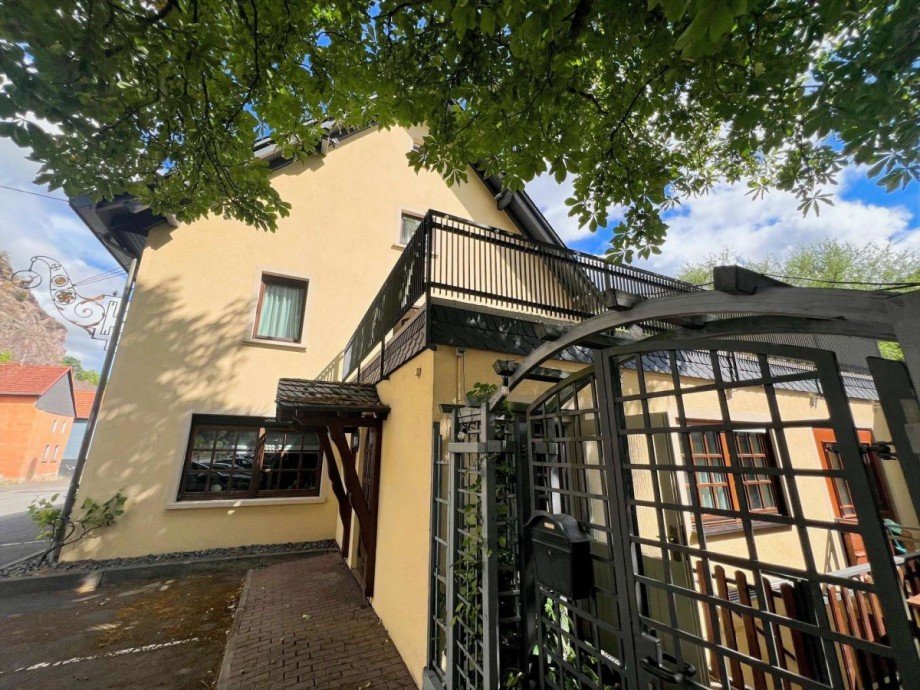Hausseitenansicht 2 B�ro / Praxis Martinstein