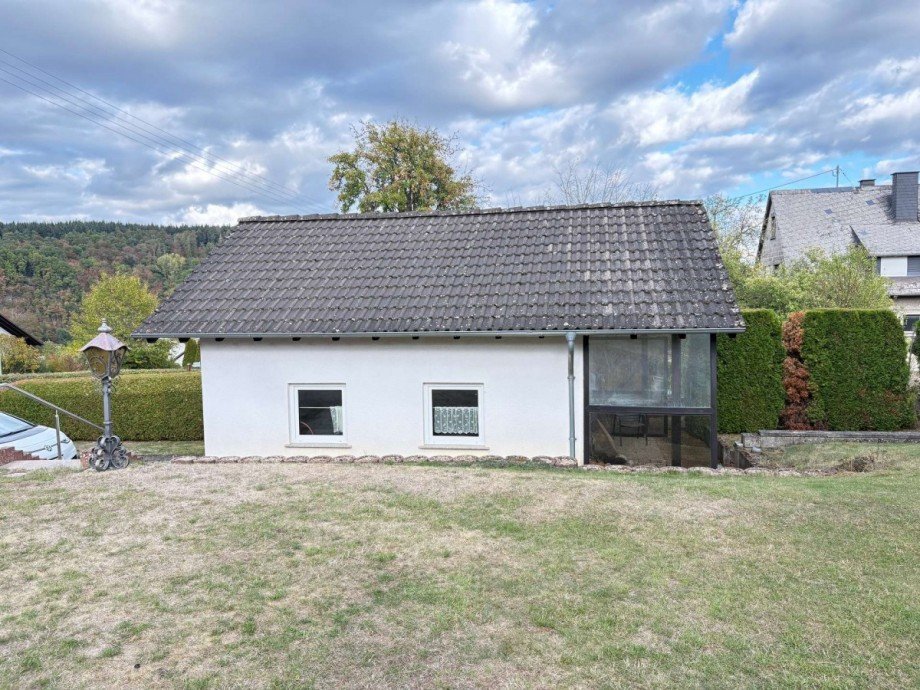 Garage seitlich Einfamilienhaus Rhaunen