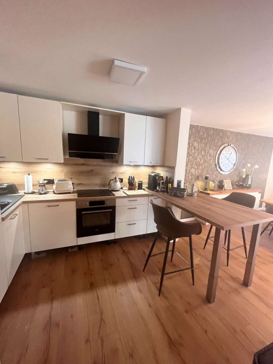 K�che mit Hochtisch Wohnung Hackenheim