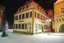 Aussenansicht am Abend bei Schnee TRAUMIMMOBILE zu verkaufen! Historisches Stadthaus in zentraler Lage von Bad Sobernheim