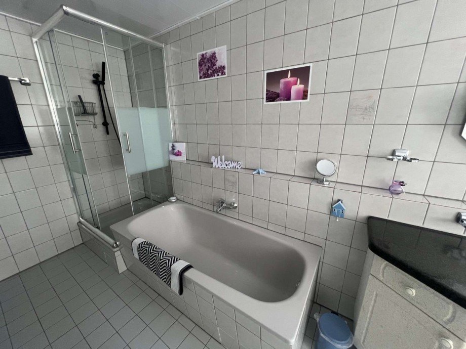 Badezimmer EG Vorderhaus Mehrfamilienhaus Bad Sobernheim