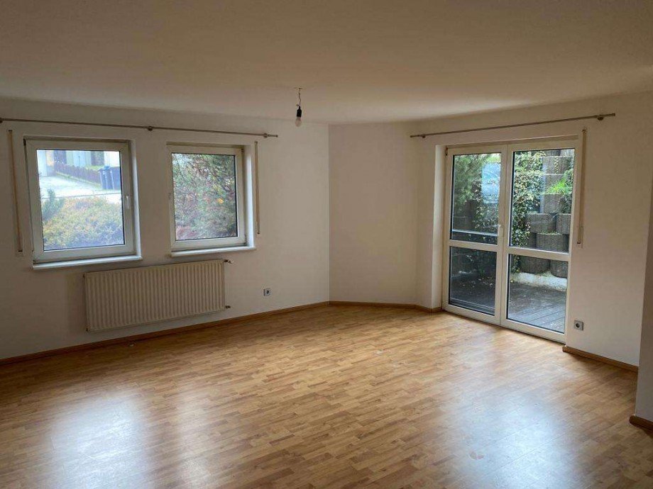 Wohn-/Esszimmer Ansicht 2 Souterrainwohnung Hackenheim