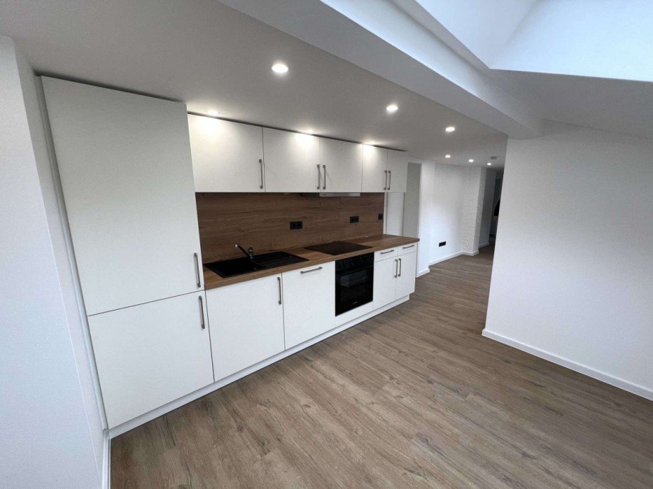 Einbauk�che DG Dachgeschosswohnung Nu�baum