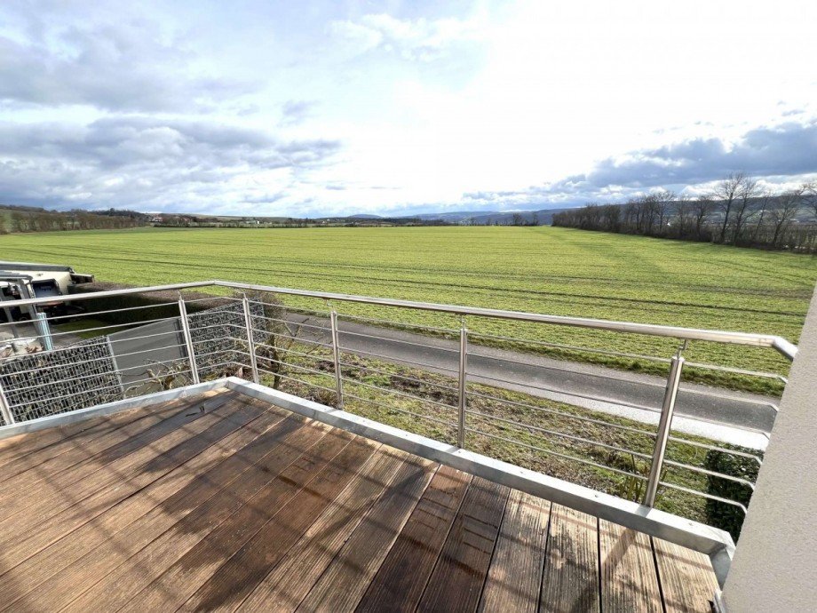 Weitblick von Balkon Doppelhaush�lfte Monzingen