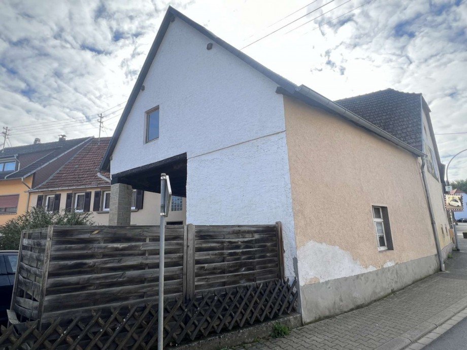 Seitanansicht Nebengeb�ude Einfamilienhaus Breitenheim