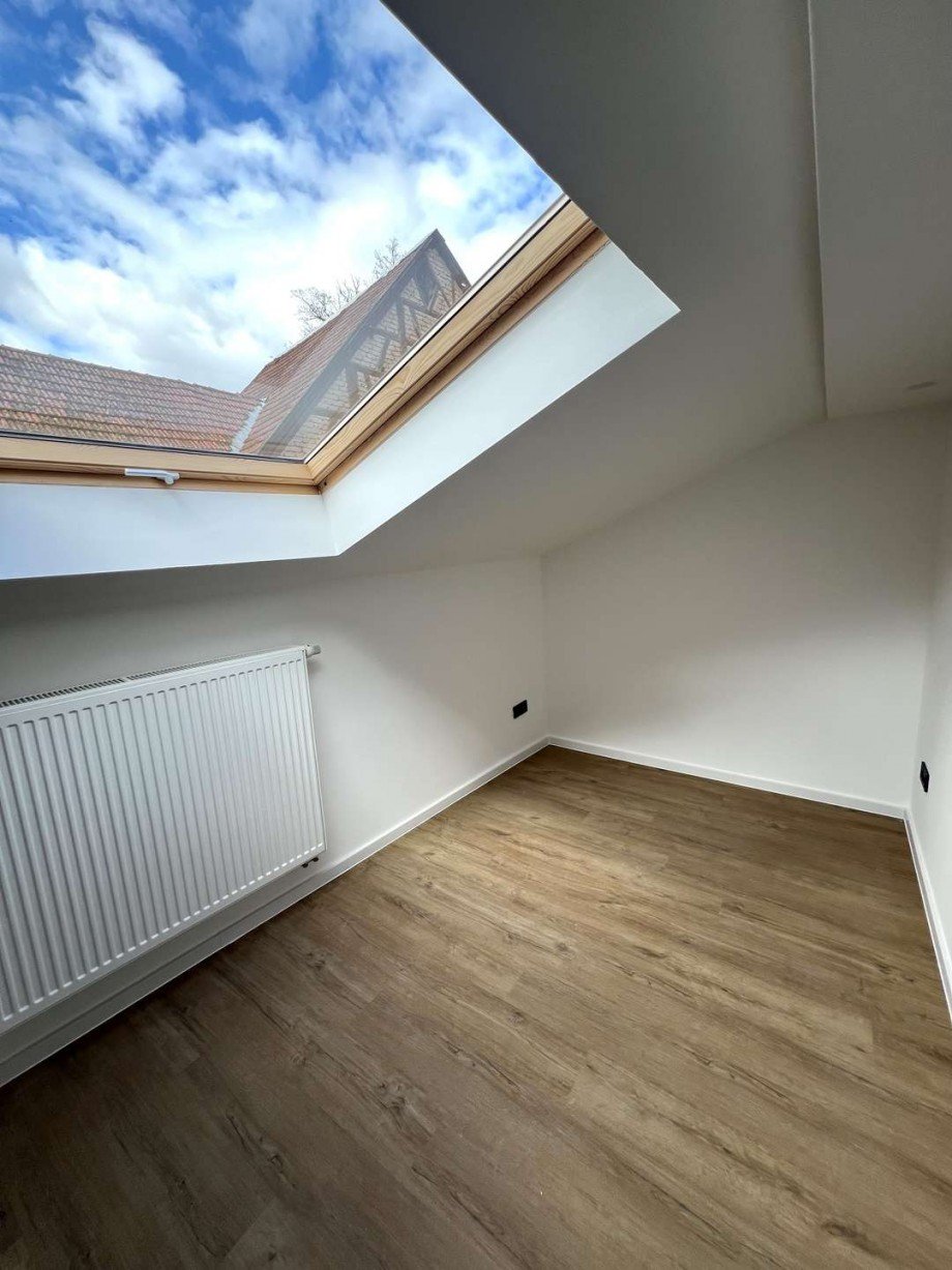 Zimmer 3 DG Hinterhaus Zweifamilienhaus Nu�baum