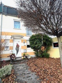 Vorderansicht TOP-GELEGENHEIT! Doppelhaush�lfte mit Dachterrasse in Toplage von Bad Kreuznach-Planig zu verkaufen