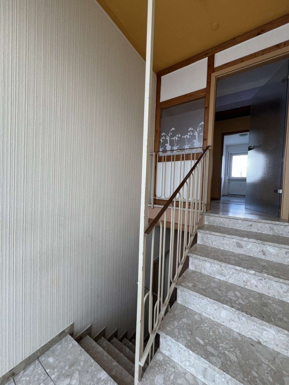 Eingang OG Wohnung Mehrfamilienhaus Becherbach