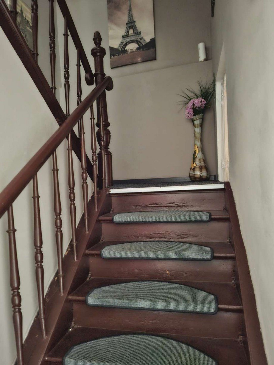Treppenhaus EG in OG Einfamilienhaus Sponheim