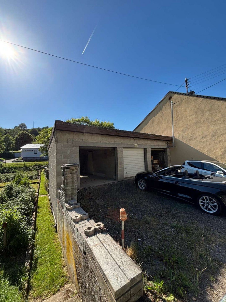 KFZ-Stellpl�tze Zweifamilienhaus Callbach