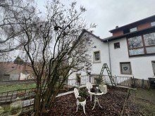 Seitenansicht Vorderhaus Top-Gelegenheit in Lauterecken! Zwei H�user mit drei Wohnungen zu verkaufen!!