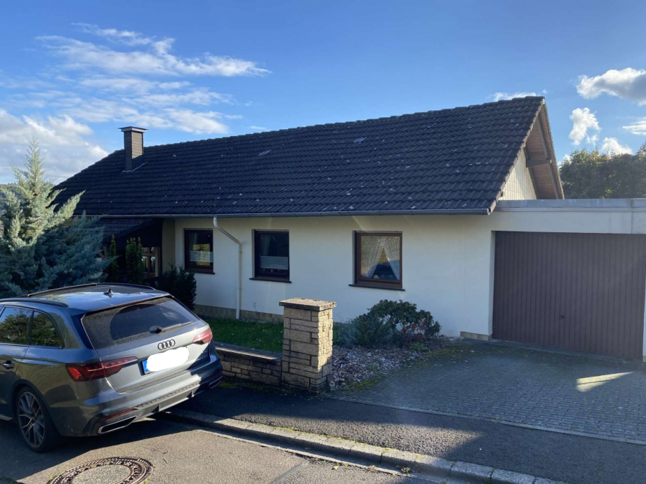 Ansicht mit Garage Haus Simmertal
