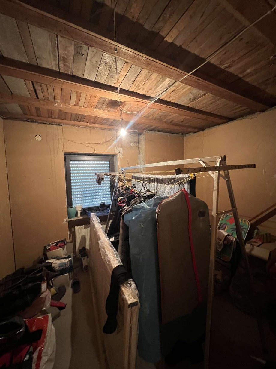 Ausbauf�higer Raum 1 DG Haus 1 Zweifamilienhaus Aschbach
