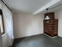 Kachelofen im Wohnzimmer EG Top-Gelegenheit! Einfamilienhaus mit kleinem Innenhof und Garten in Feilbingert zu verkaufen