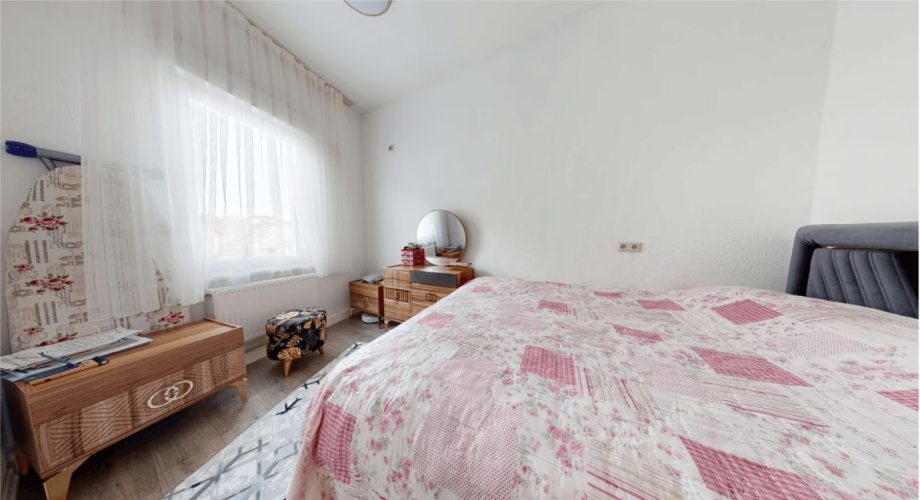 OG rechts Schlafzimmer Mehrfamilienhaus Bad Kreuznach-Winzenheim