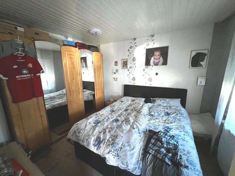 Schlafzimmer EG Renditeobjekt Adenbach