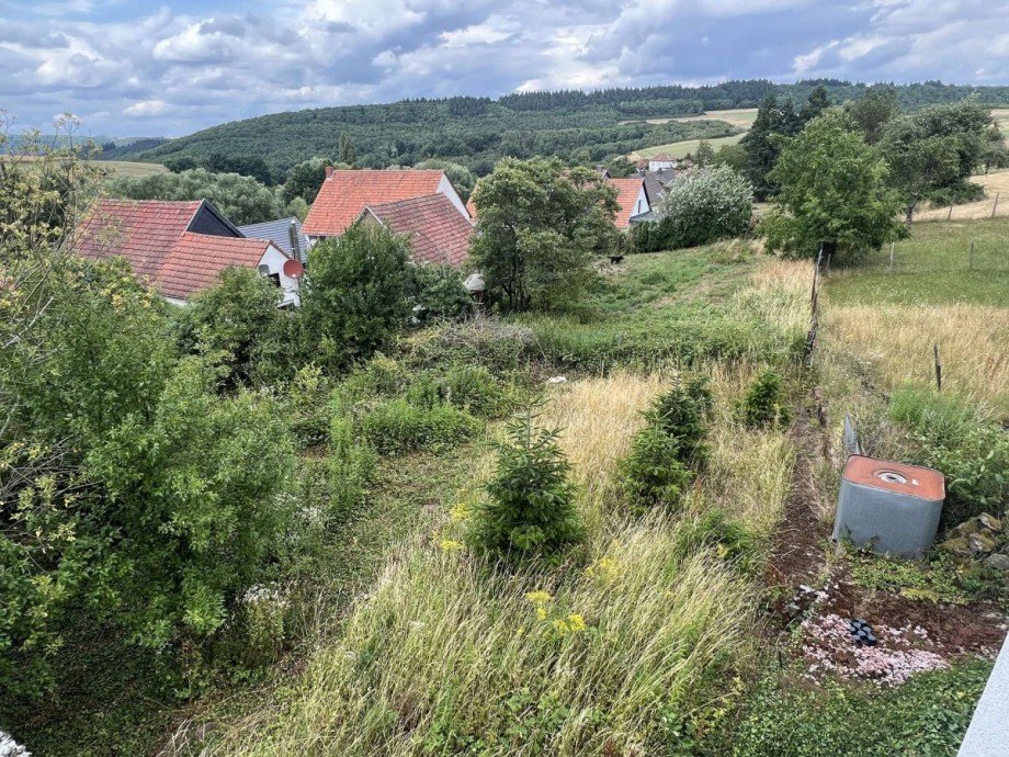 seitliches Grundst�ck Zweifamilienhaus Aschbach