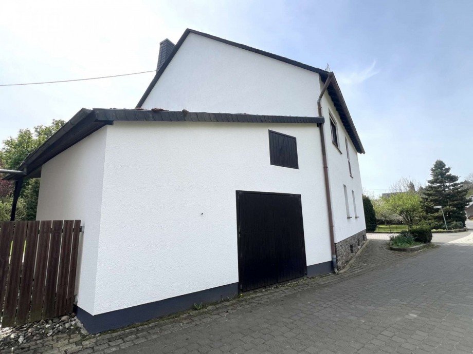 Hausansicht mit Garagenanbau Einfamilienhaus Tiefenbach
