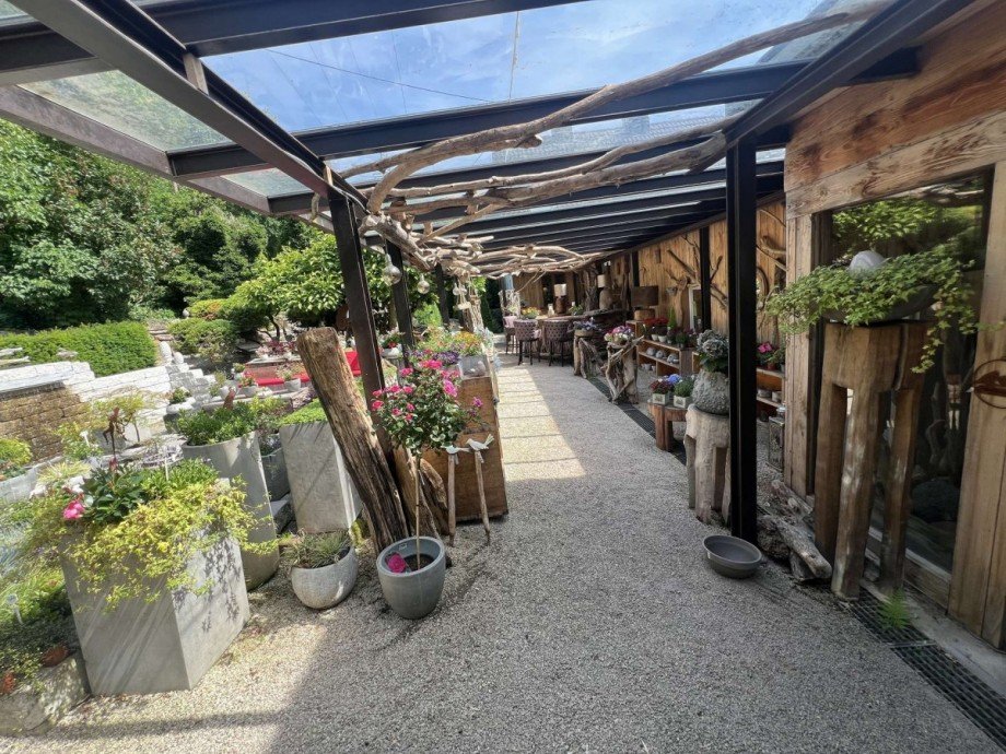 seitlicher Blick �berdachte Terrasse Einfamilienhaus Idar-Oberstein