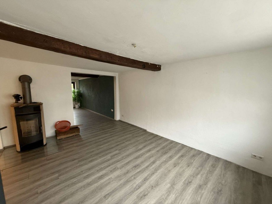 Blick von Wohn- ins Esszimmer EG Reihenmittelhaus Becherbach