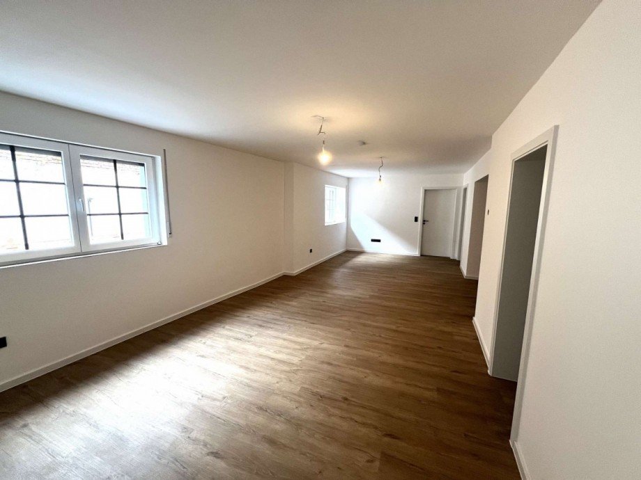 Wohn- und Esszimmer EG Hinterhaus Zweifamilienhaus Nu�baum