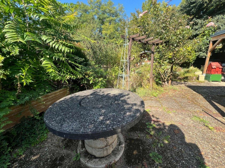 Tisch im Garten Haus Bad Sobernheim