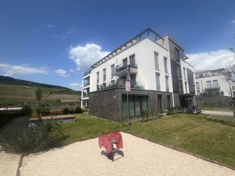 Vorder- und Seitenansicht Haus Etagenwohnung Bingen