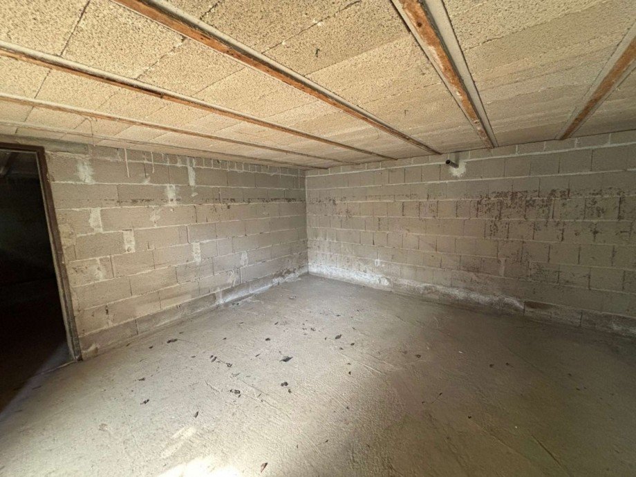 Abstellraum unter der Garage Zweifamilienhaus Callbach