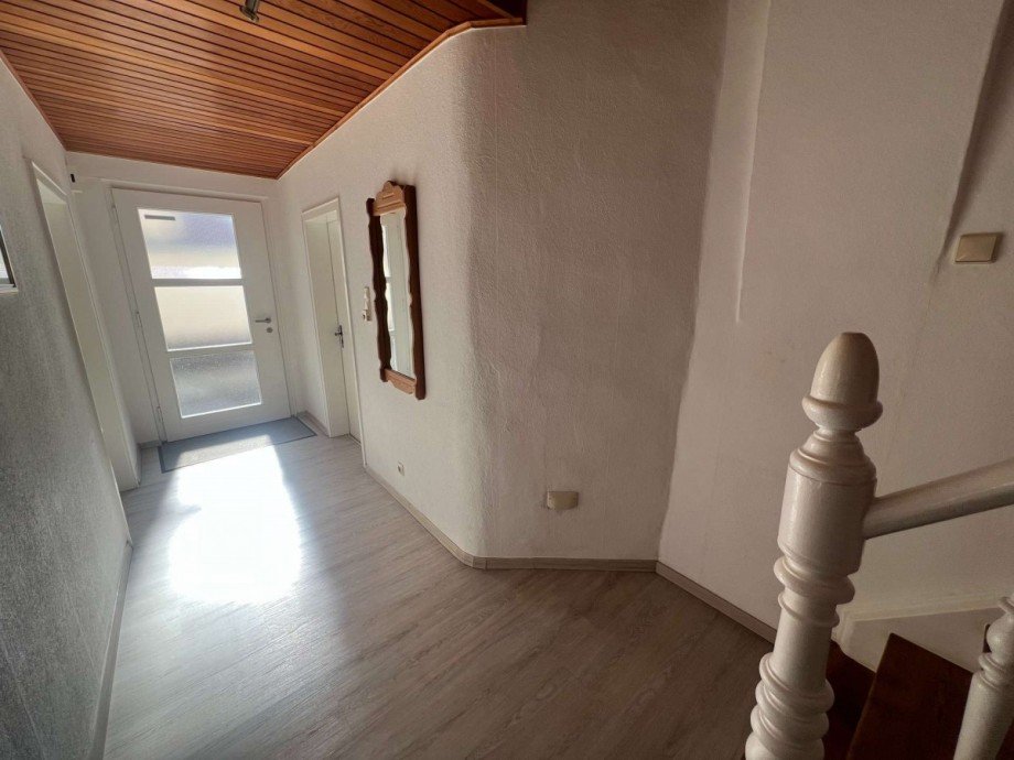 Flur EG Haus 1 Zweifamilienhaus H�ffelsheim