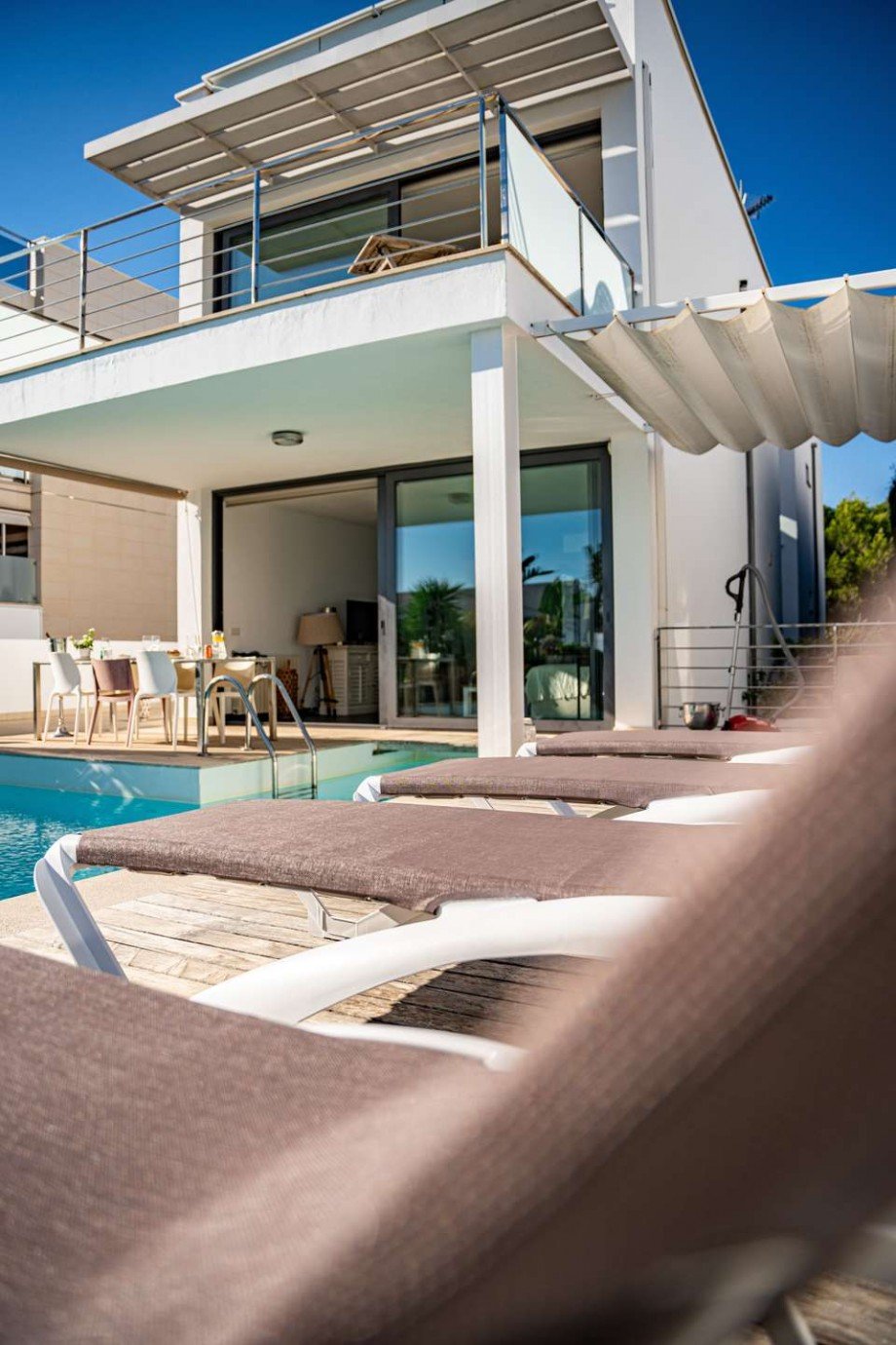 Au�enansicht mit Pool Ferienhaus Alcanada / Mallorca