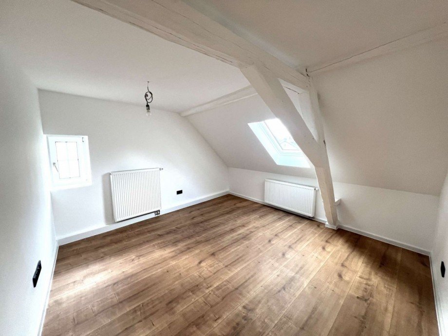 Wohn- und Esszimmer DG Vorderhaus Zweifamilienhaus Nu�baum