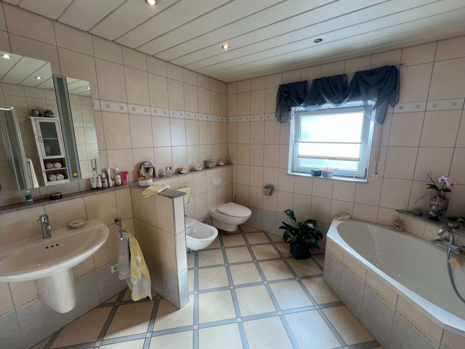 Bad DG Haus 2 Zweifamilienhaus H�ffelsheim