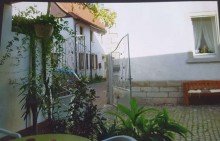 Hofeinfahrt Preisreduzierung! Bauernhaus und idyllischem Innenhof, Scheune und Nebengeb�uden