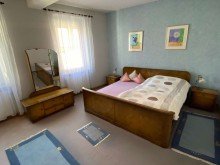 Schlafzimmer 1 Preisreduzierung! Bauernhaus und idyllischem Innenhof, Scheune und Nebengeb�uden