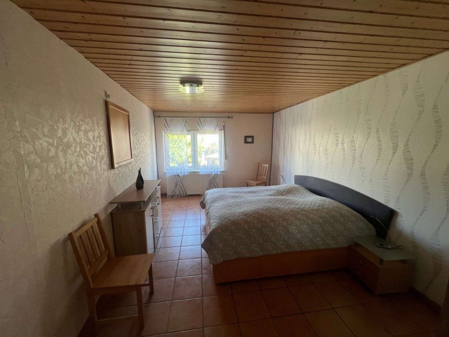 Schlafzimmer OG Hinterhaus Zweifamilienhaus Bad Sobernheim