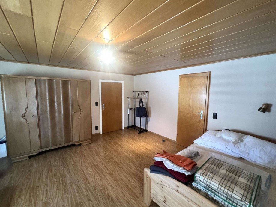 Schlafzimmer 1 OG Einfamilienhaus Meisenheim