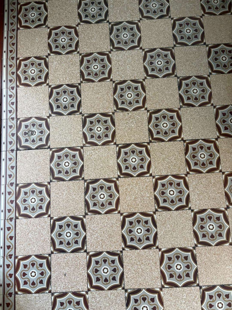 Fliesenboden Eingangsbereich Haus Schwarzerden
