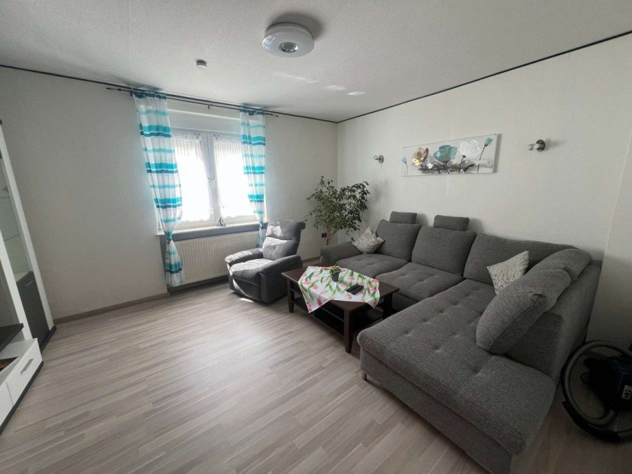 Wohnzimmer EG Vorderhaus Mehrfamilienhaus Bad Sobernheim