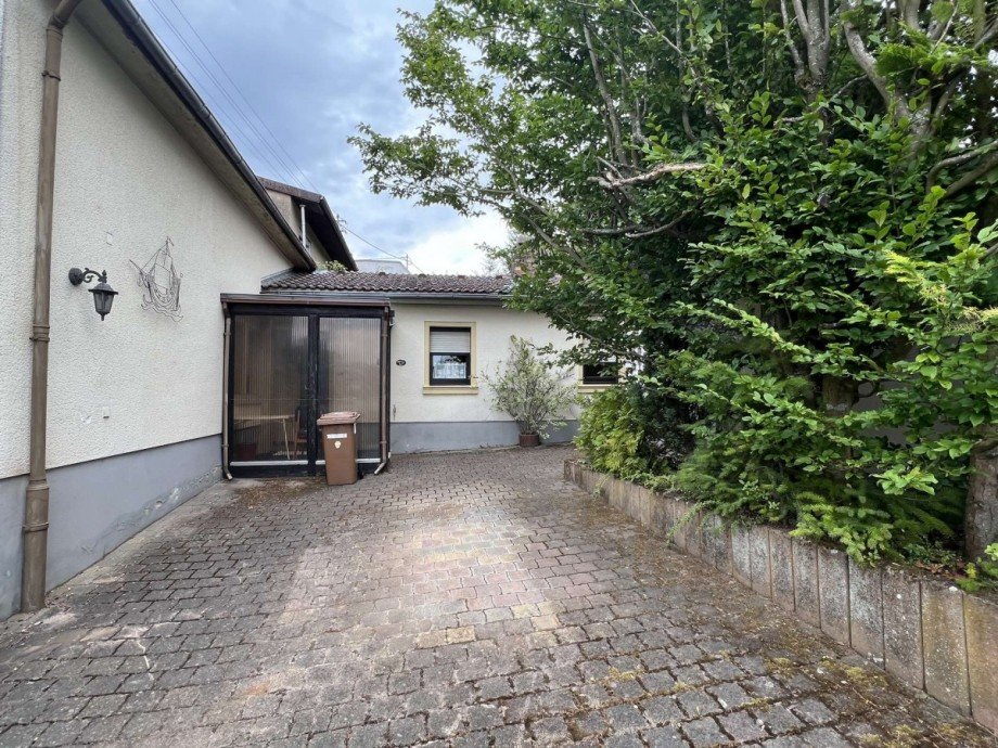 Innenhof Einfamilienhaus Feilbingert