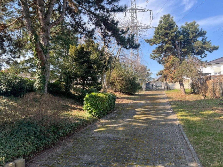 Hofeinfahrt Bungalow Bad Kreuznach-Winzenheim