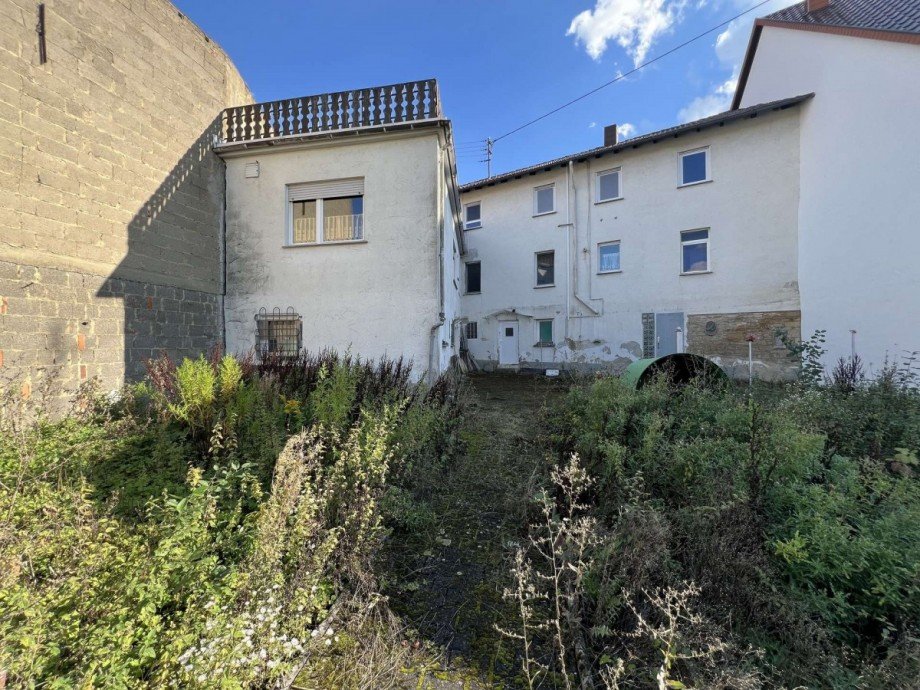 R�ckansicht Mehrfamilienhaus Becherbach