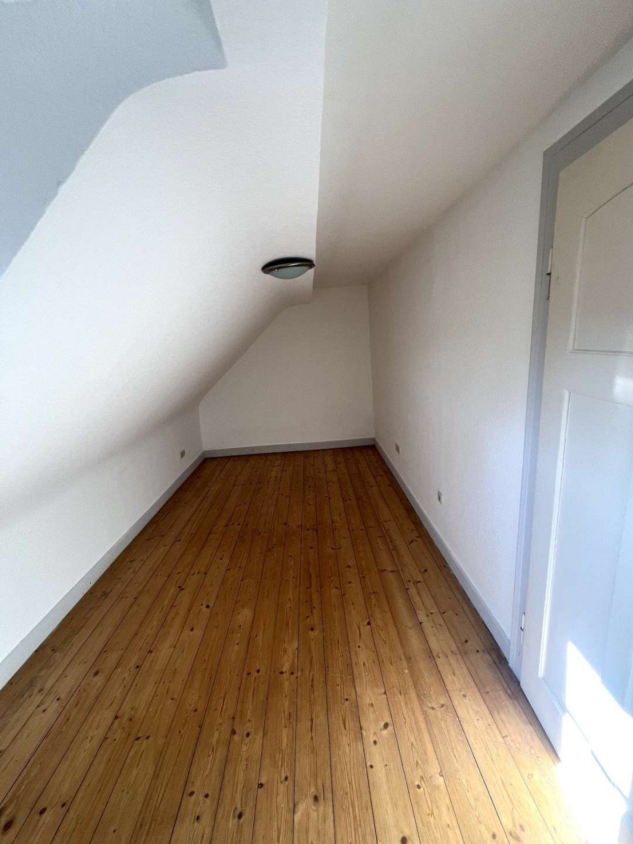 Wohnung DG Schlafen Mehrfamilienhaus Kirn