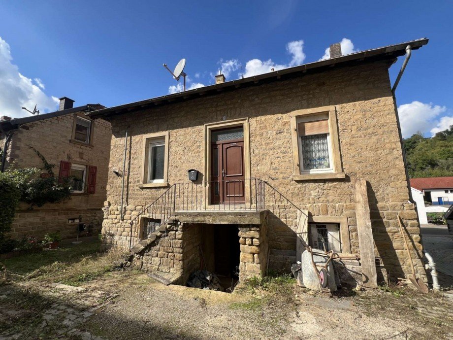 R�ckansicht mit Eingang Zweifamilienhaus Obermoschel