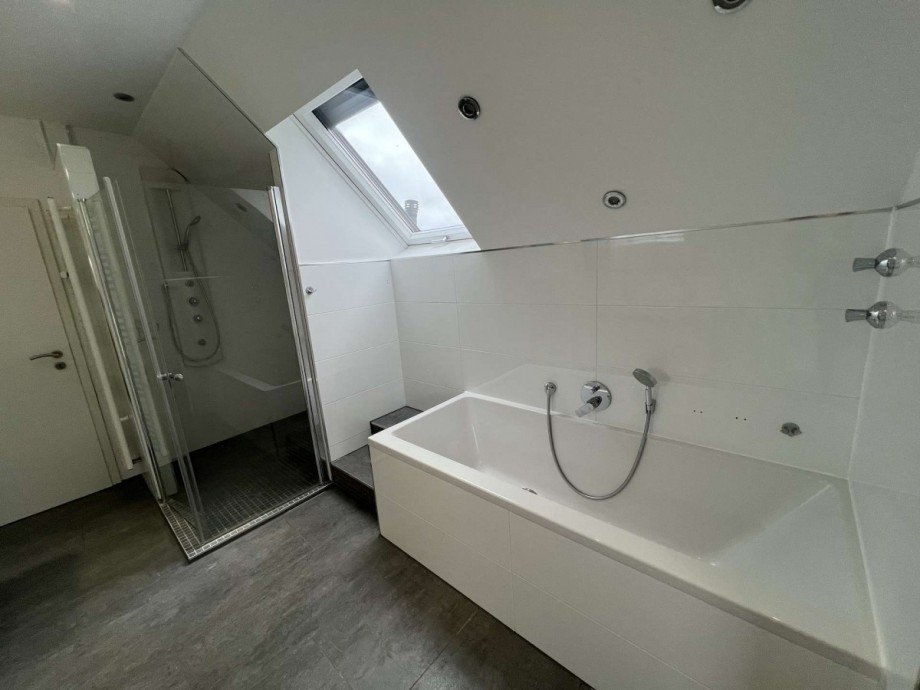 Bad DG Einfamilienhaus Wiesbaden